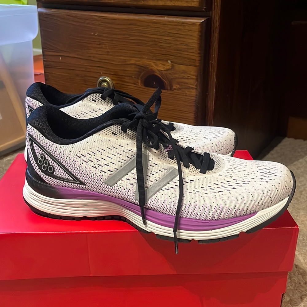 NEW New Balance 880s running shoes